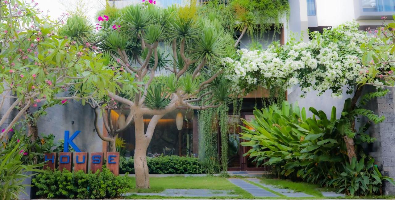 Khách sạn hẻo lánh K House