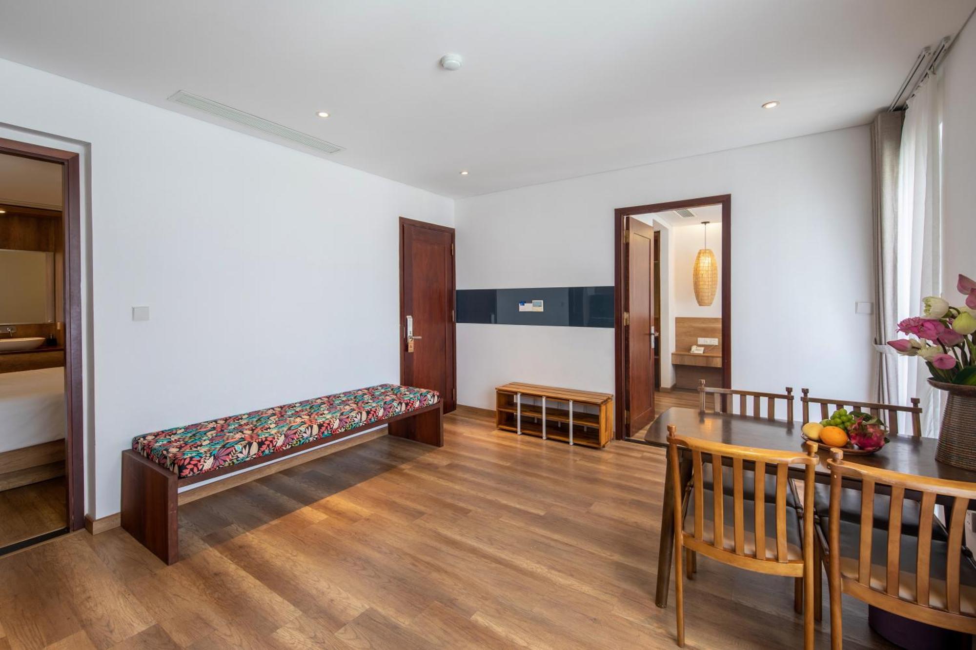 Khách sạn hẻo lánh K House